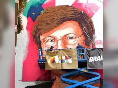 Budapest mural pays tribute to Katalin Kariko