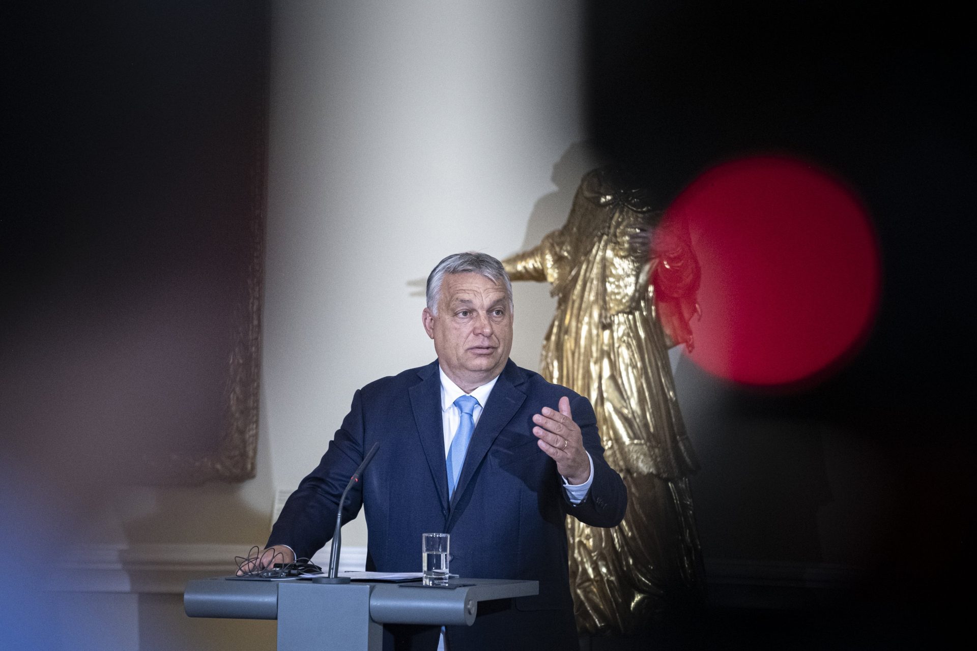 Szazadveg: Orbán more popular PM candidate than Karacsony