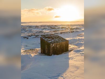 This Remote Shou Sugi Ban Cabin Gets You Up Close to Iceland’s Volcanoes and Hot Springs