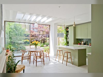 A London Terrace House Gets a Bright Extension That Honors Its Arts and Crafts Heritage
