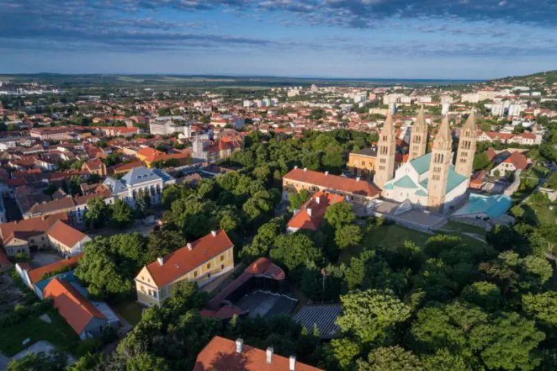 Pécs offers muni council-owned plots to young locals