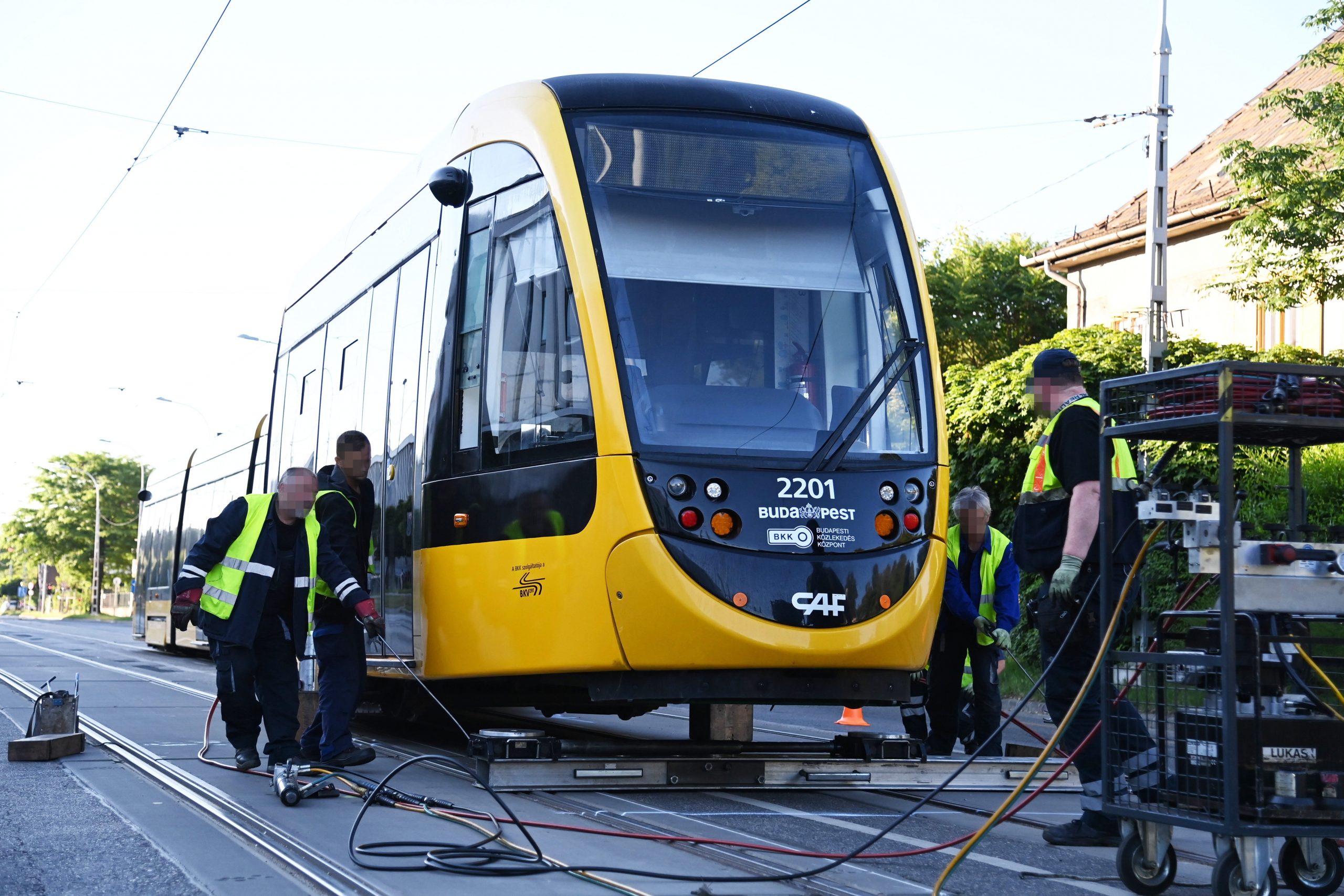 Fidesz Budapest Chapter Questions City Leadership Over Used Frankfurt Tram Purchase