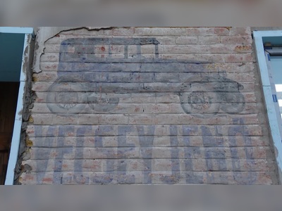 Outdoor Advertising of a Ford Dealer From the 1920s Discovered in Kecskemét