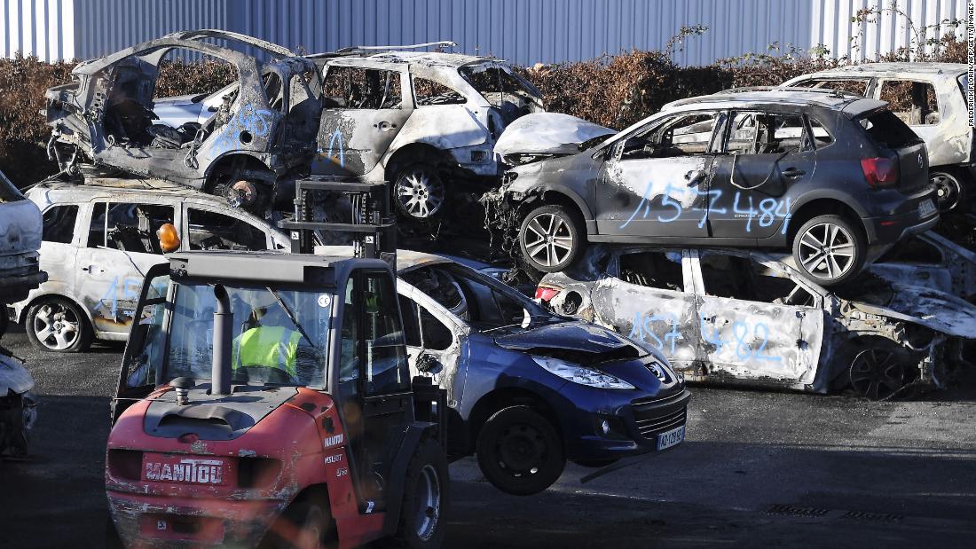 874 cars were torched in France on New Year's Eve