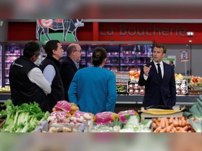 French ban on plastic packaging for fruit and vegetables begins