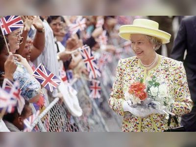 Queen Elizabeth, Anchor in a Storm-Tossed Britain, Marks 70-Year Reign