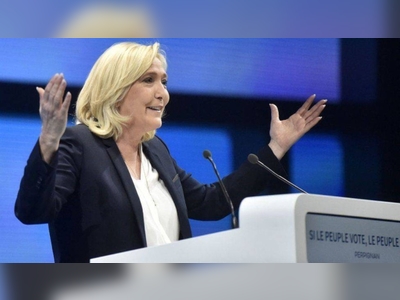 Far-right Le Pen closes in on Macron ahead of vote
