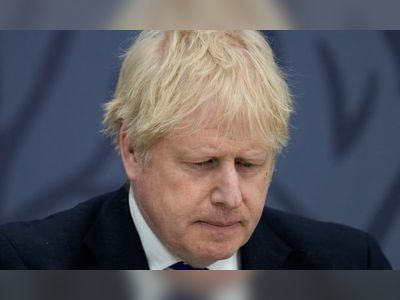 Boris Johnson takes pre-emptive shot at lawyers over Rwanda scheme
