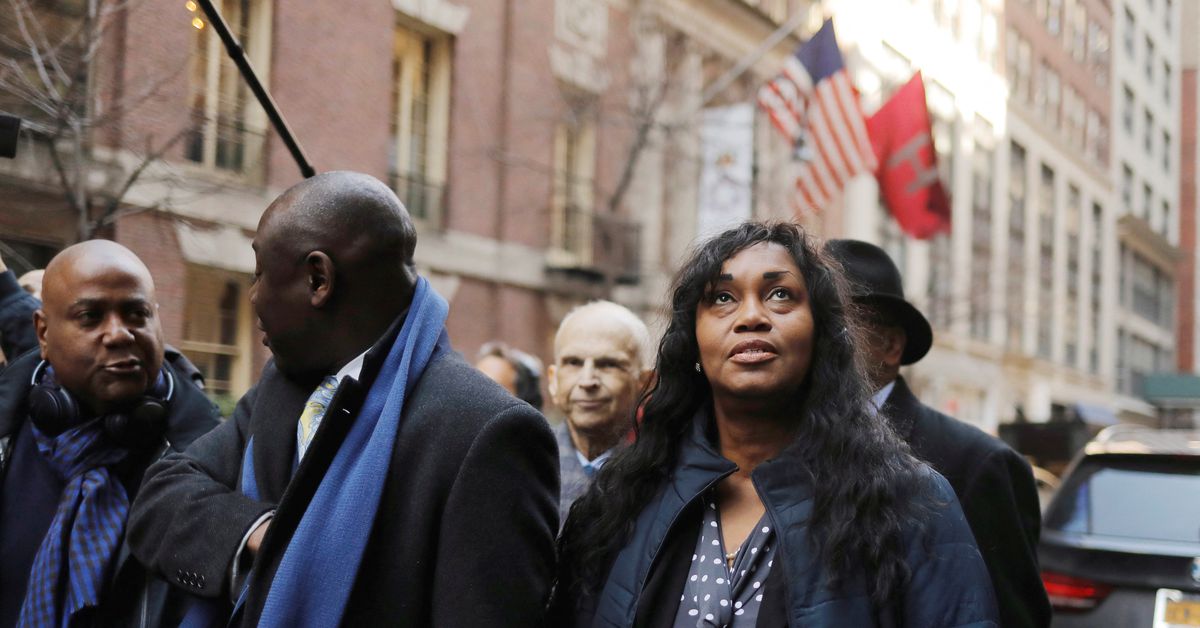Harvard must face lawsuit over 'horrific' slave photos -Massachusetts court