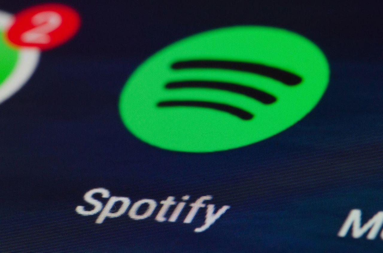 Spotify Podcasters Are Making $18,000 a Month With Nothing But White Noise