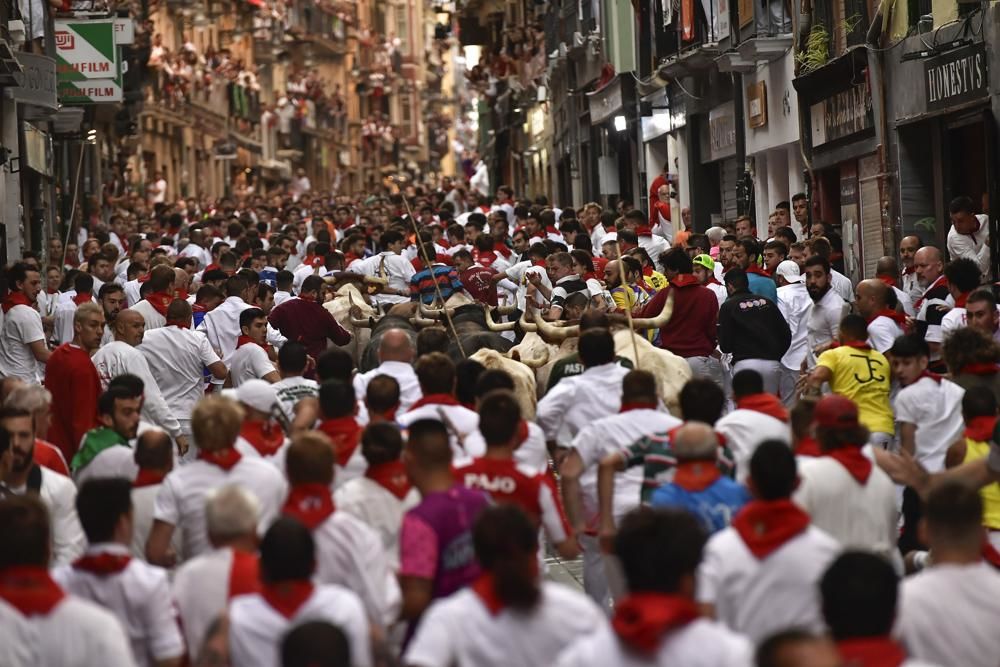Spain´s running of the bulls ends with swift race, 6 hurt