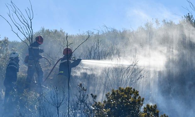 Almost 1,000 firefighters tackle ‘mega-fire’ in southern France