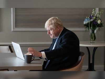 Daily Mail calling? Boris Johnson weighs offers for his return to journalism