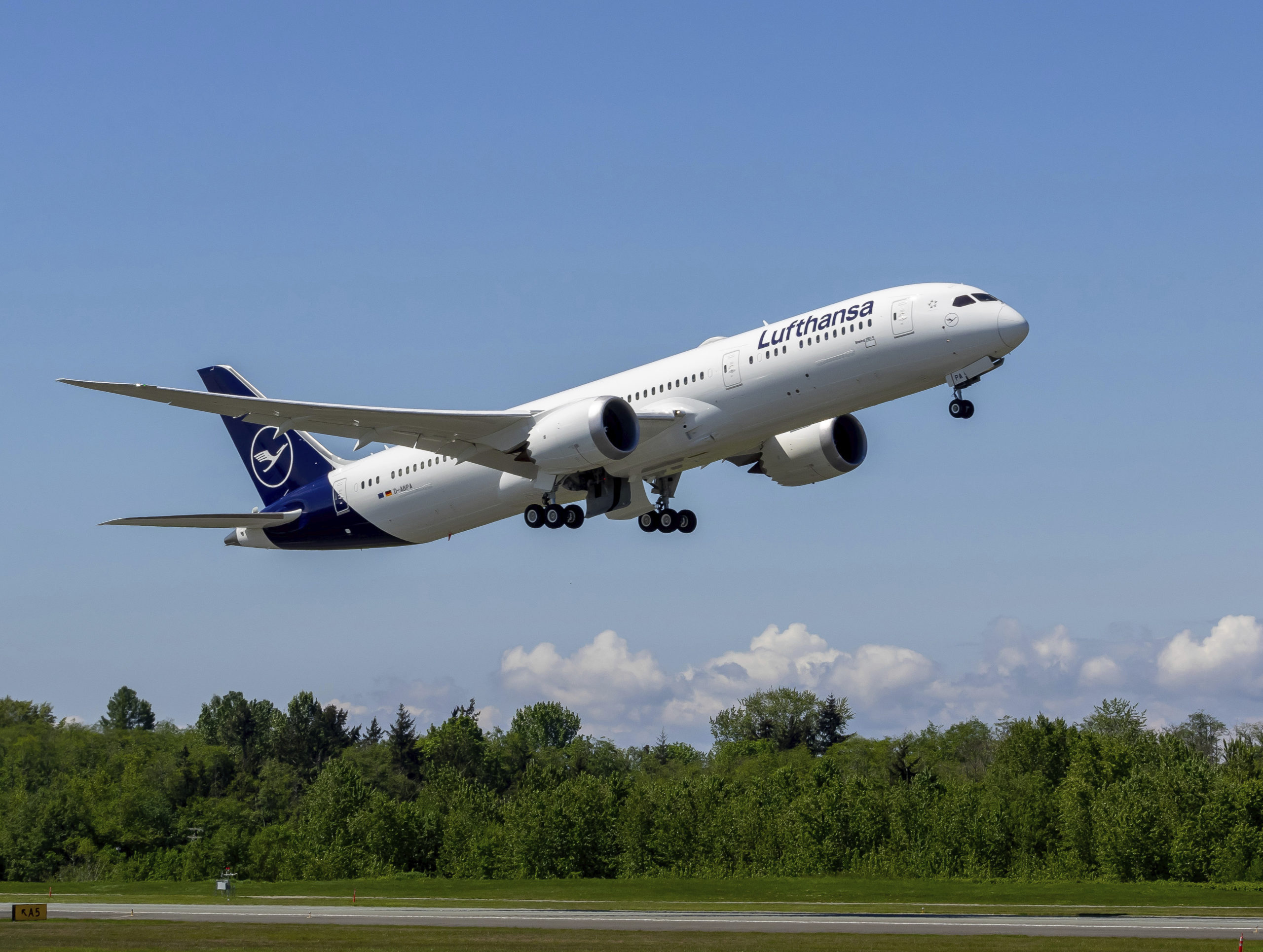 Lufthansa Reevaluates After Antisemitic Claims