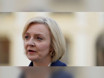 UK PM Truss discusses deepening cooperation with France's Macron