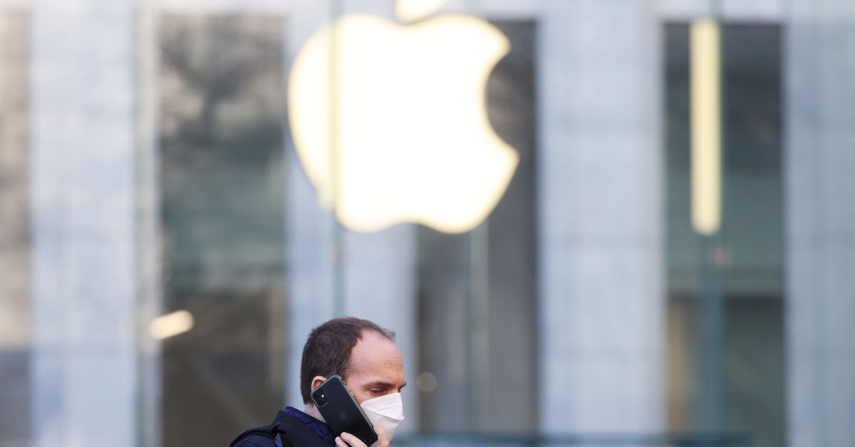 EXCLUSIVE Apple wins 2/3 cut in French antitrust fine to 372 mln euros