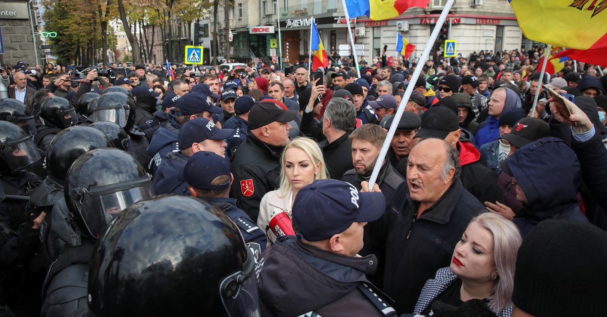 Thousands in new Moldova anti-government protest