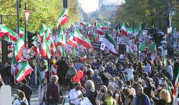 Huge rally in Berlin in support of Iran protests