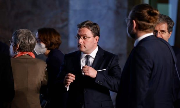 Serbia must choose between EU and Russia, says Germany