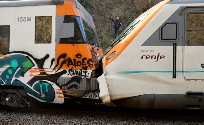 Over 150 Injured After Two Trains Collide In Spain