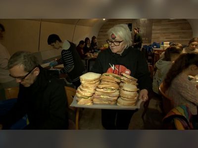 Hungarian charity distributes more than 2,000 sandwiches for the needy