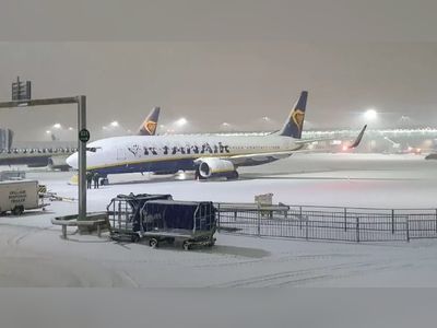 UK weather: All flights suspended at Stansted Airport