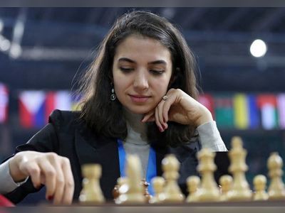 Iran chess star fleeing to Spain after playing without hijab