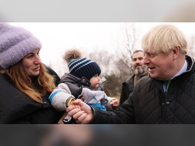 Boris Johnson visits Kyiv, pledges help