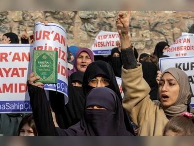 Sweden tells citizens to avoid crowds in Turkiye after Qur'an burning