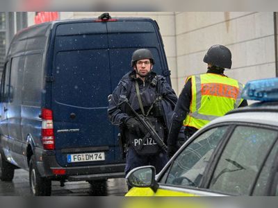 German police investigate possible hostage situation at pharmacy