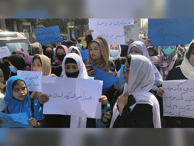 Afghan women protest in Kabul demanding the Taliban aren't recognised