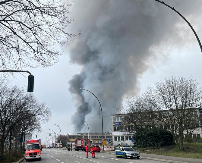 Germany: Hamburg fire smoke halts trains, generates warning