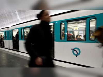 Metro driver investigated for Paris platform death