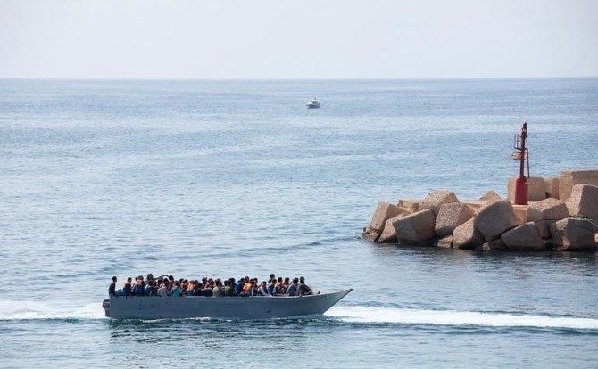 Hundreds of migrants reach Italy; 20 reported missing