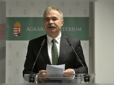 Hungary wants Ukrainian grain ban until end-2023, minister says