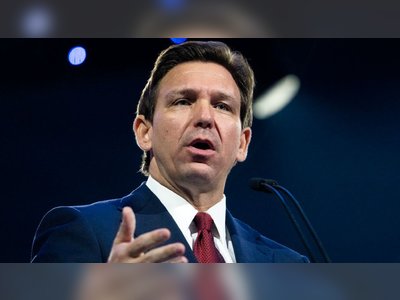Ron DeSantis Takes the Stage Amid Technical Difficulties, Promises Conservative Agenda and Border Wall