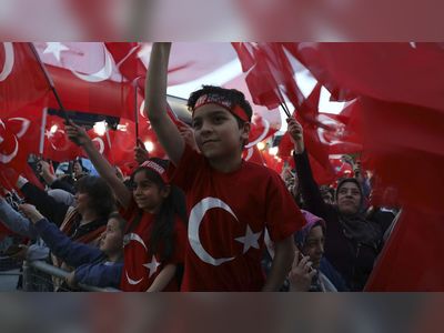 Turkey 'breaking away from the West', says expert