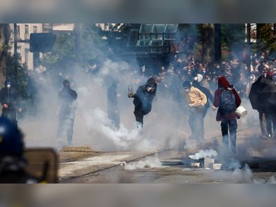 Tear Gas, Cops Injured: Over 782,000 Protest France's Pension Reforms
