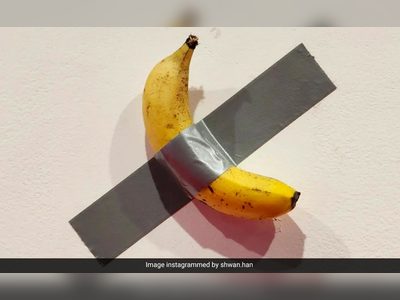 Hungry Student Eats Artwork Of Banana Duct-Taped To A Wall At South Korea Museum