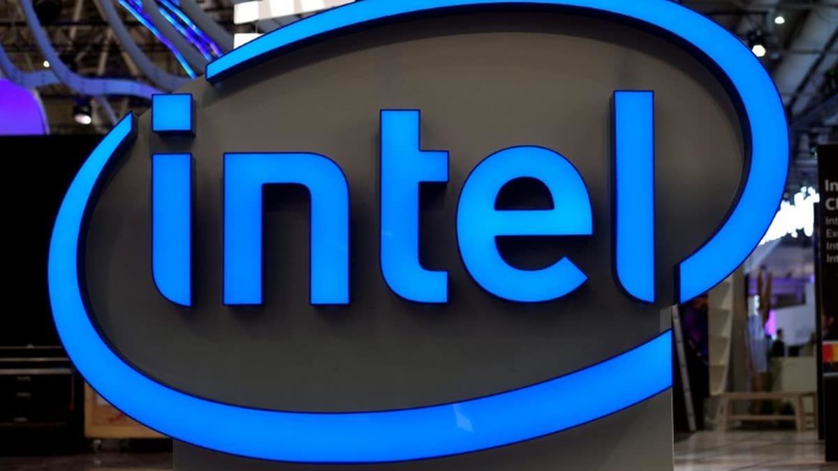 Intel gives details on future AI chips as it shifts strategy