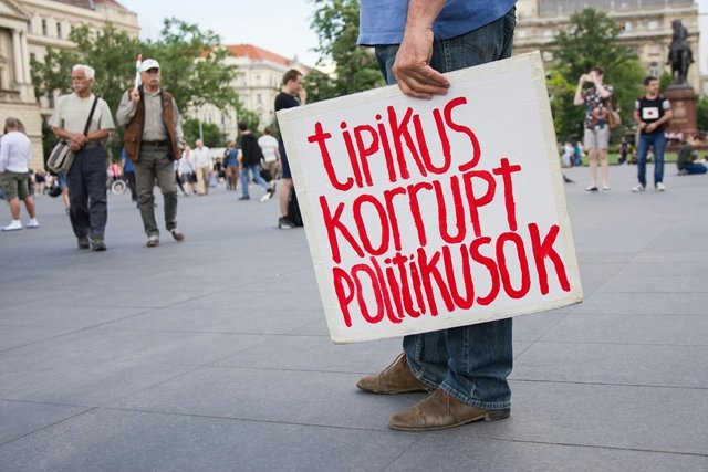 Hungarian Government Touts Success Despite Citizens' Reduced Heating Amid Economic Strain