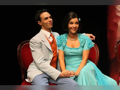 Fiancée offers message of pride to actor departing from the Operetta Theatre
