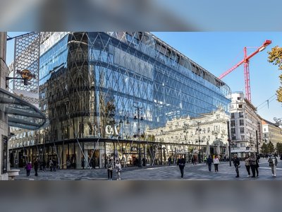 Tiborcz and Jellinek Share Ownership of Vörösmarty Square Glass Building