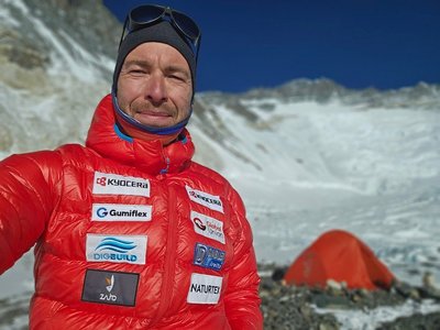 Wife Declares Slain Climber's Body Must Not Be Brought Down From Everest